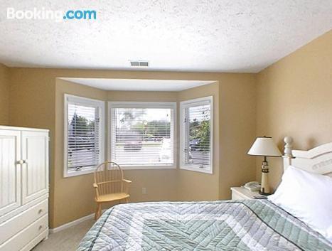 The Beach Condominium Hotel Resort Traverse City Extérieur photo