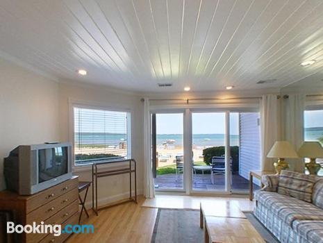The Beach Condominium Hotel Resort Traverse City Extérieur photo
